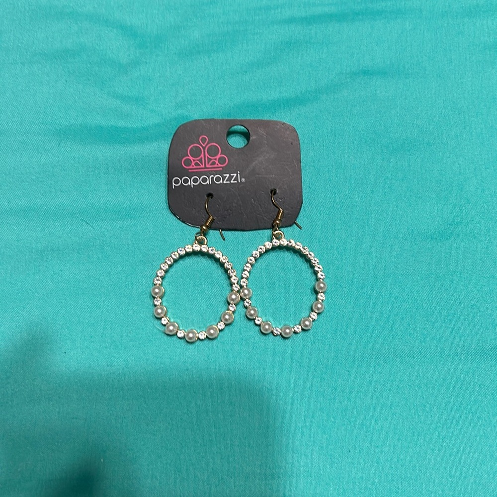 NWOT Women’s Artificial Pearl and Diamond Earrings